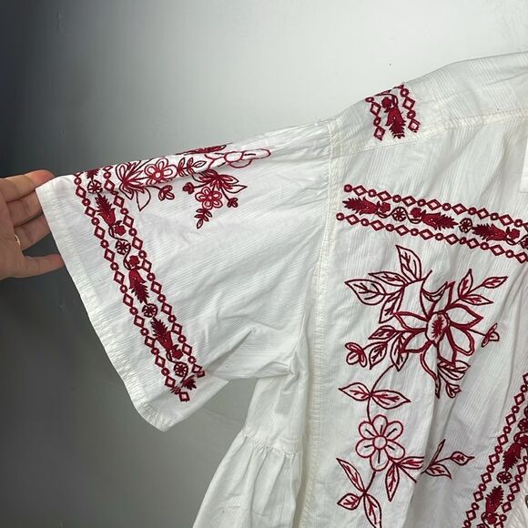 We the Free  Spring Refresh Top In White Embroidered size Large - Picture 9 of 16